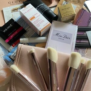 Bundle Beauty and Grooming Items Jenny Patankin Baby Brush Set Gucci Beauty Bag